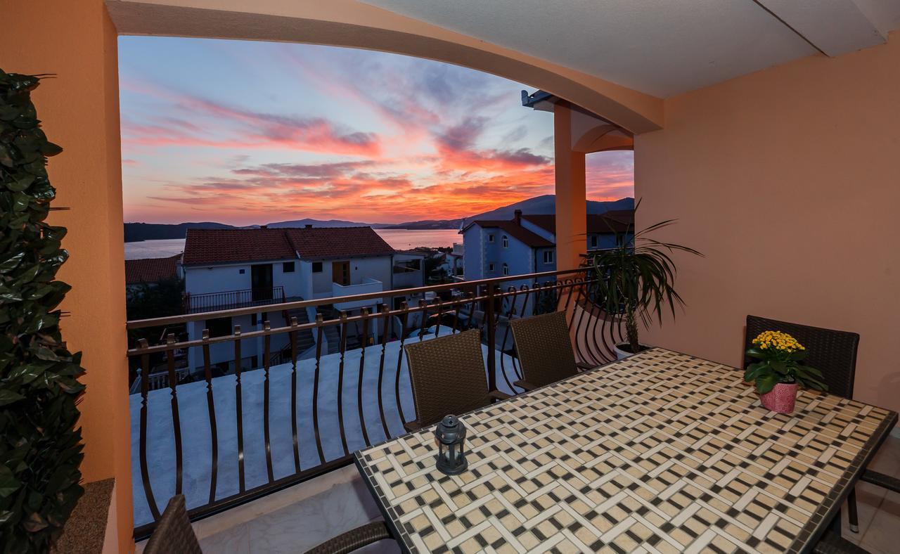 Villa Nora Trogir Exterior photo